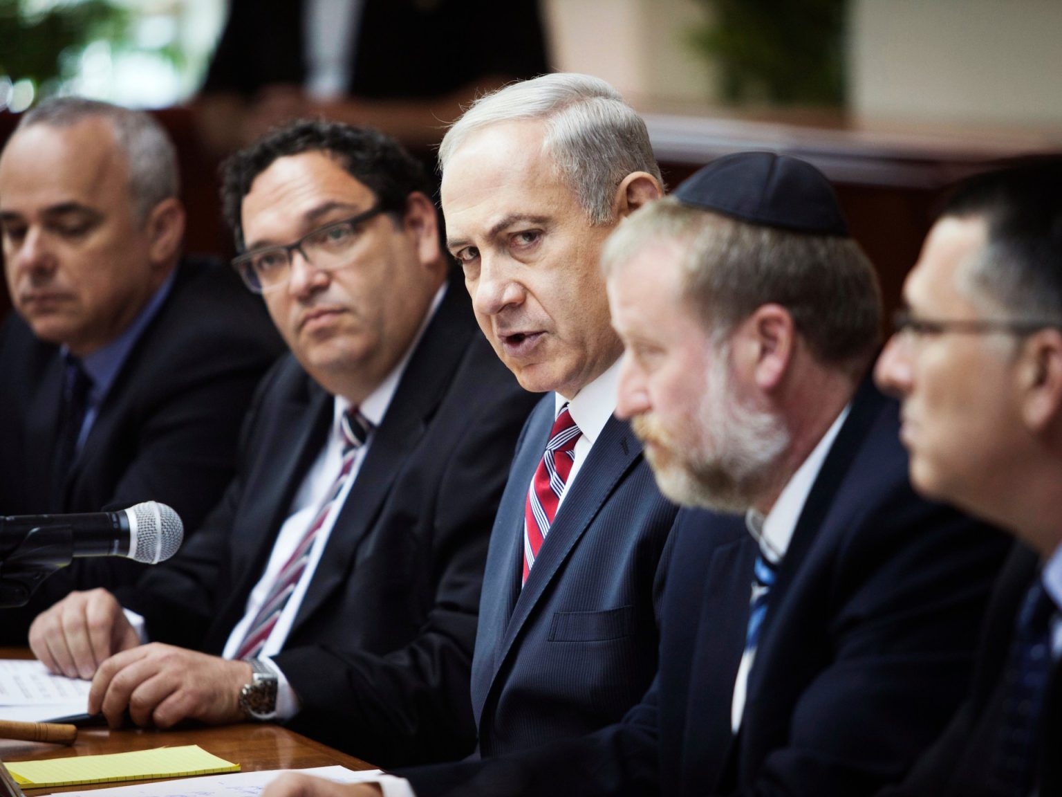 محللون: نتنياهو يراهن على فشل مفاوضات صفقة التبادل ليهاجم رفح