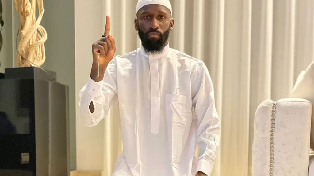 “إصبع التوحيد رمز لوحدانية الله وتفرده”.. روديغر مدافع ريال مدريد: أنا مسلم ولن أسمح بالإهانة