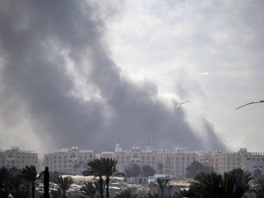 الاحتلال يكثف القصف على جباليا وخان يونس ويحاصر مدينة حمد