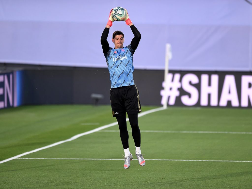 أطول اللاعبين في تاريخ الدوري الإنجليزي الممتاز