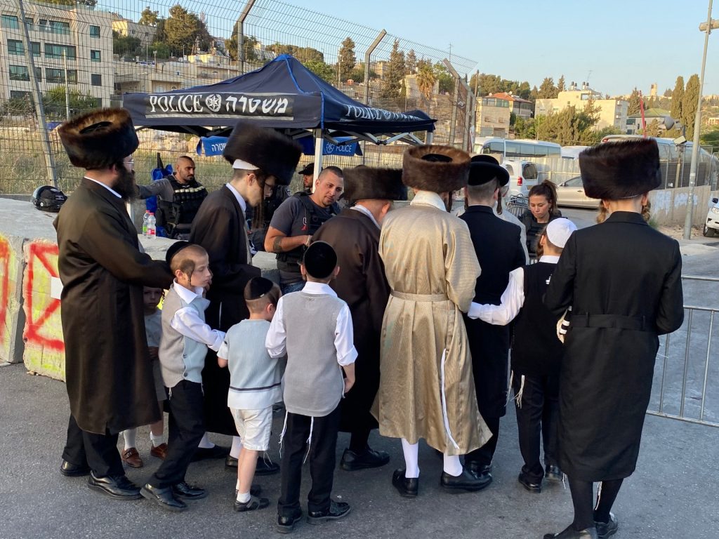 كاتب إسرائيلي: ما السبب الحقيقي لعدم رغبة الحريديم بتجنيد أبنائهم؟