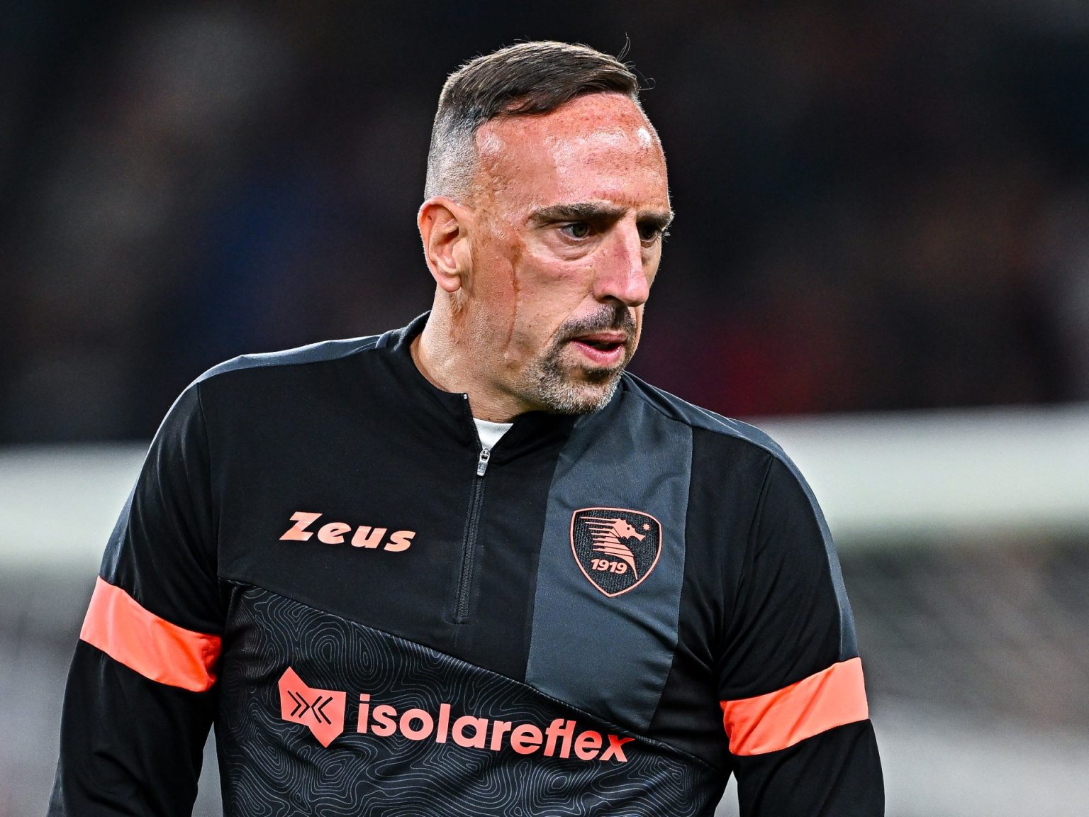 شاهد.. نجل فرانك ريبيري يحرجه بـ”كوبري” خرافي