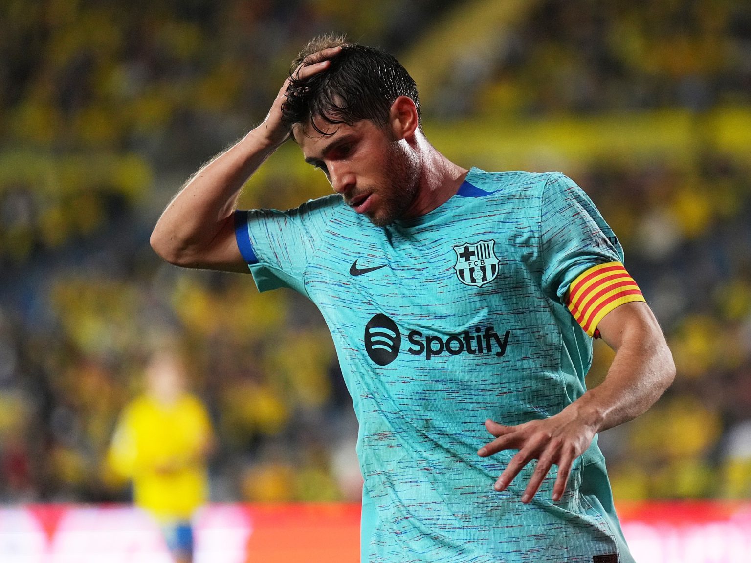 برشلونة يقرر الاستغناء عن ألونسو وروبيرتو نهاية الموسم