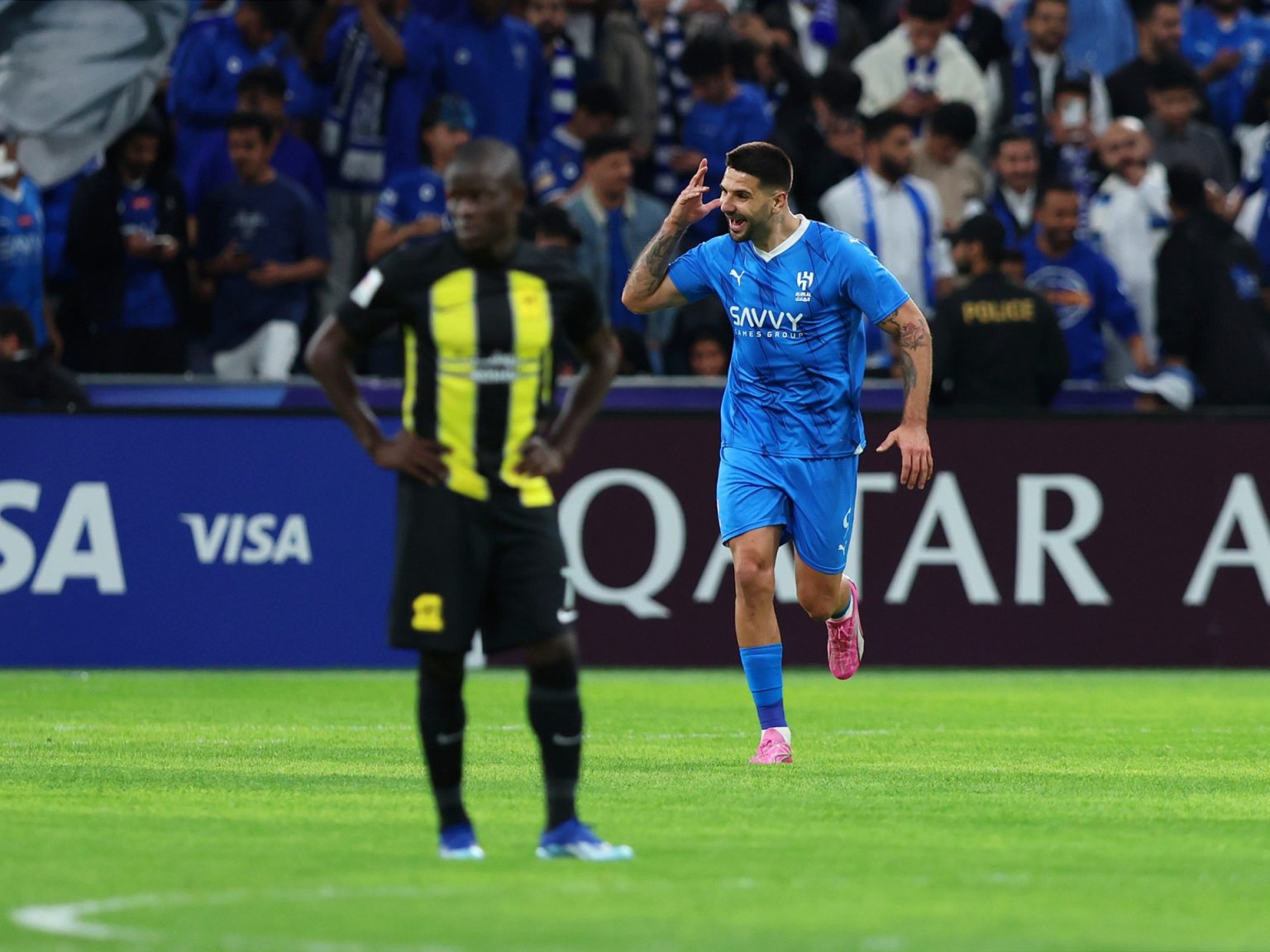 شاهد.. الهلال يهزم الاتحاد في قمة سعودية بدوري أبطال آسيا