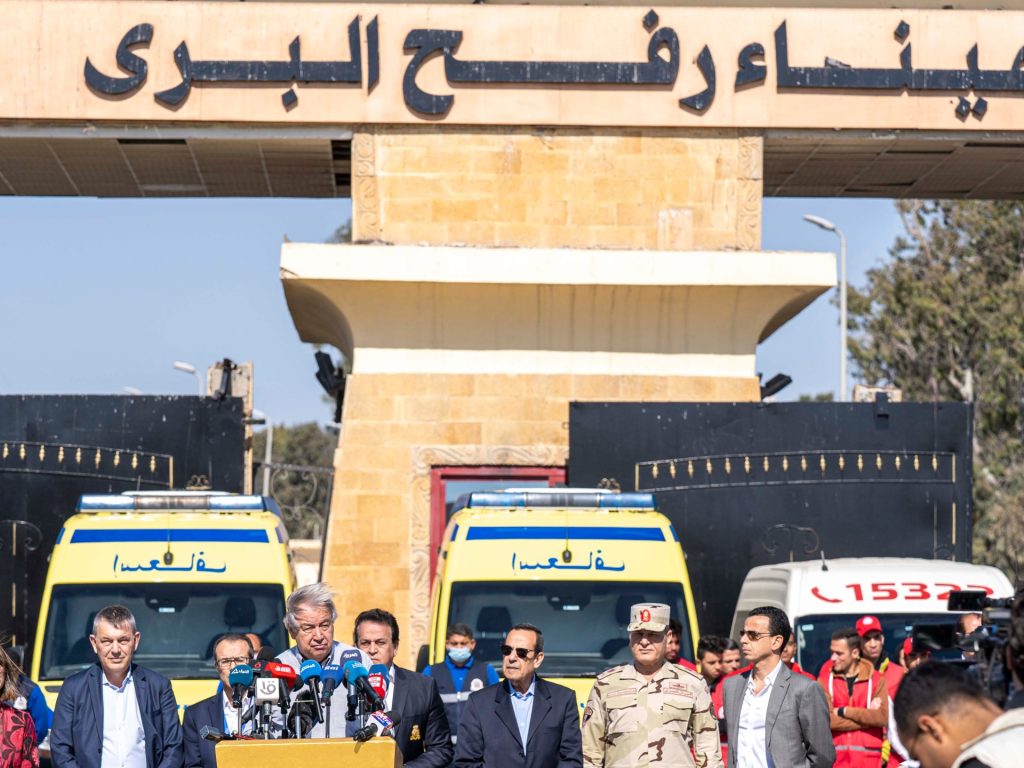 غوتيريش يصوم خلال زيارته معبر رفح تضامنا مع المسلمين بغزة