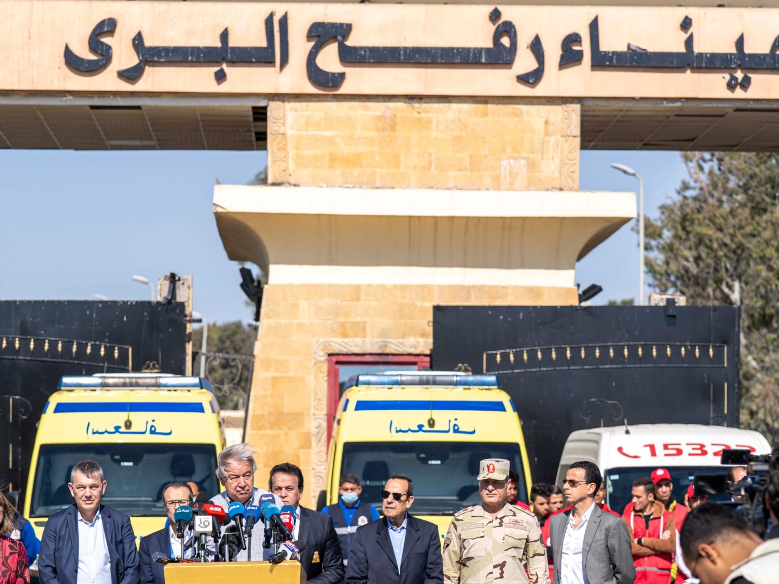 غوتيريش يصوم خلال زيارته معبر رفح تضامنا مع المسلمين بغزة