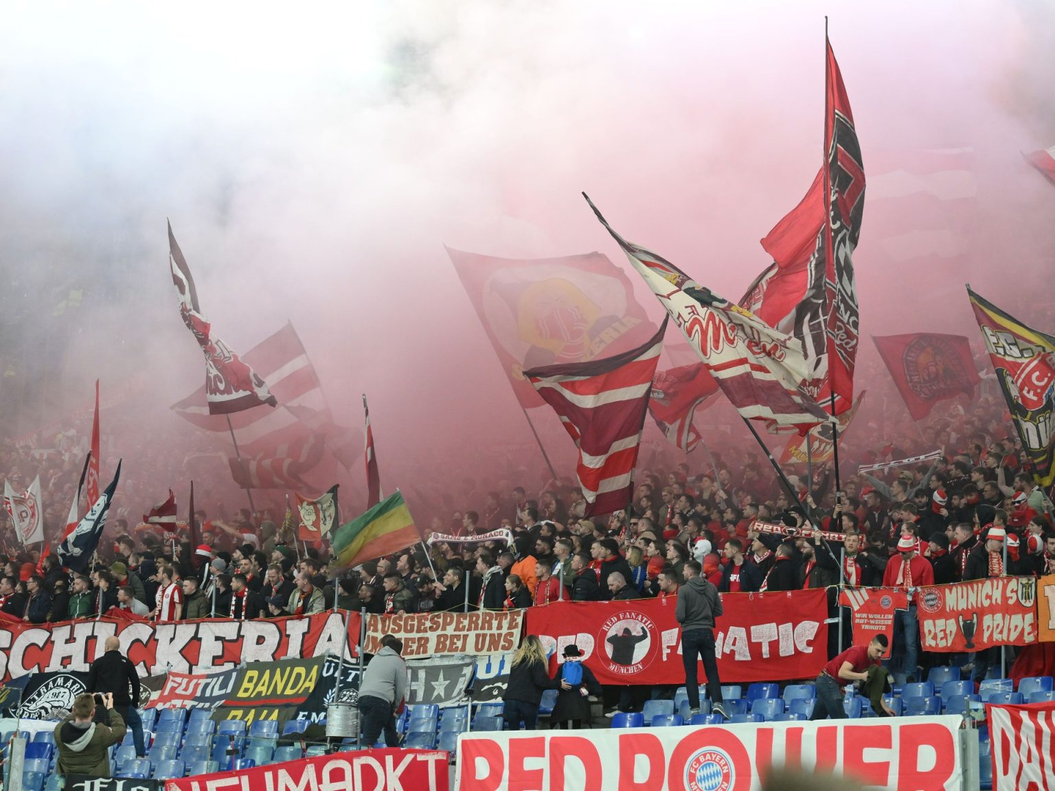 يويفا يفرض عقوبة على جماهير بايرن ميونخ الألماني