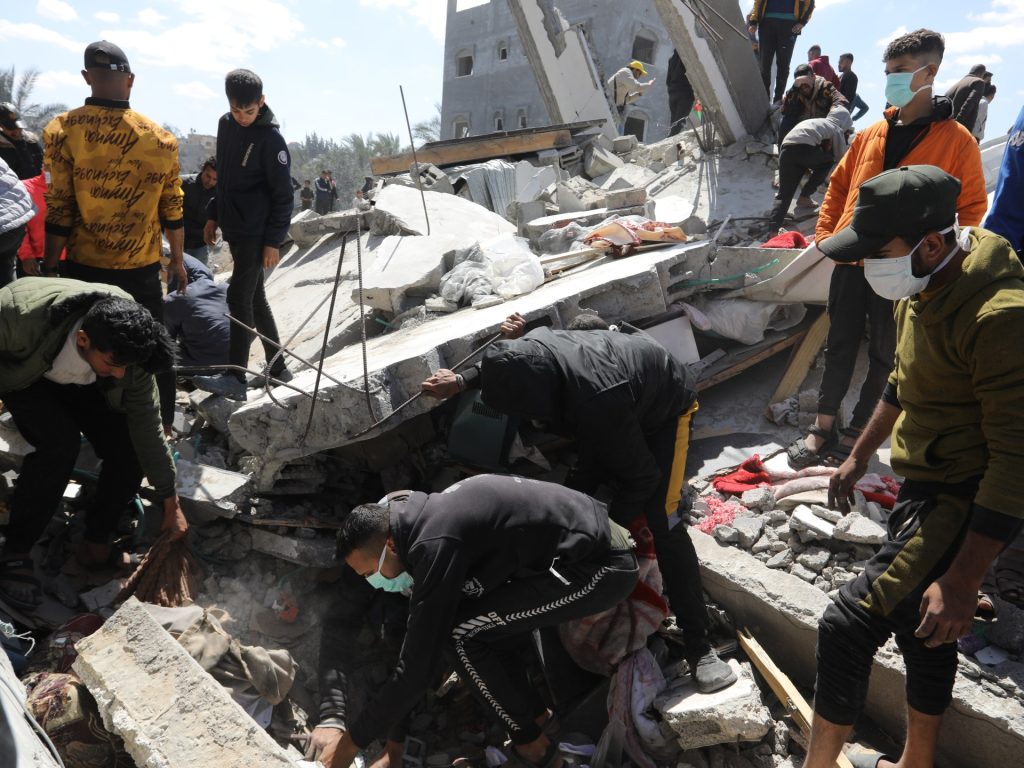 الاحتلال يرتكب 7 مجازر في غزة وينسف مناطق سكنية بالكامل