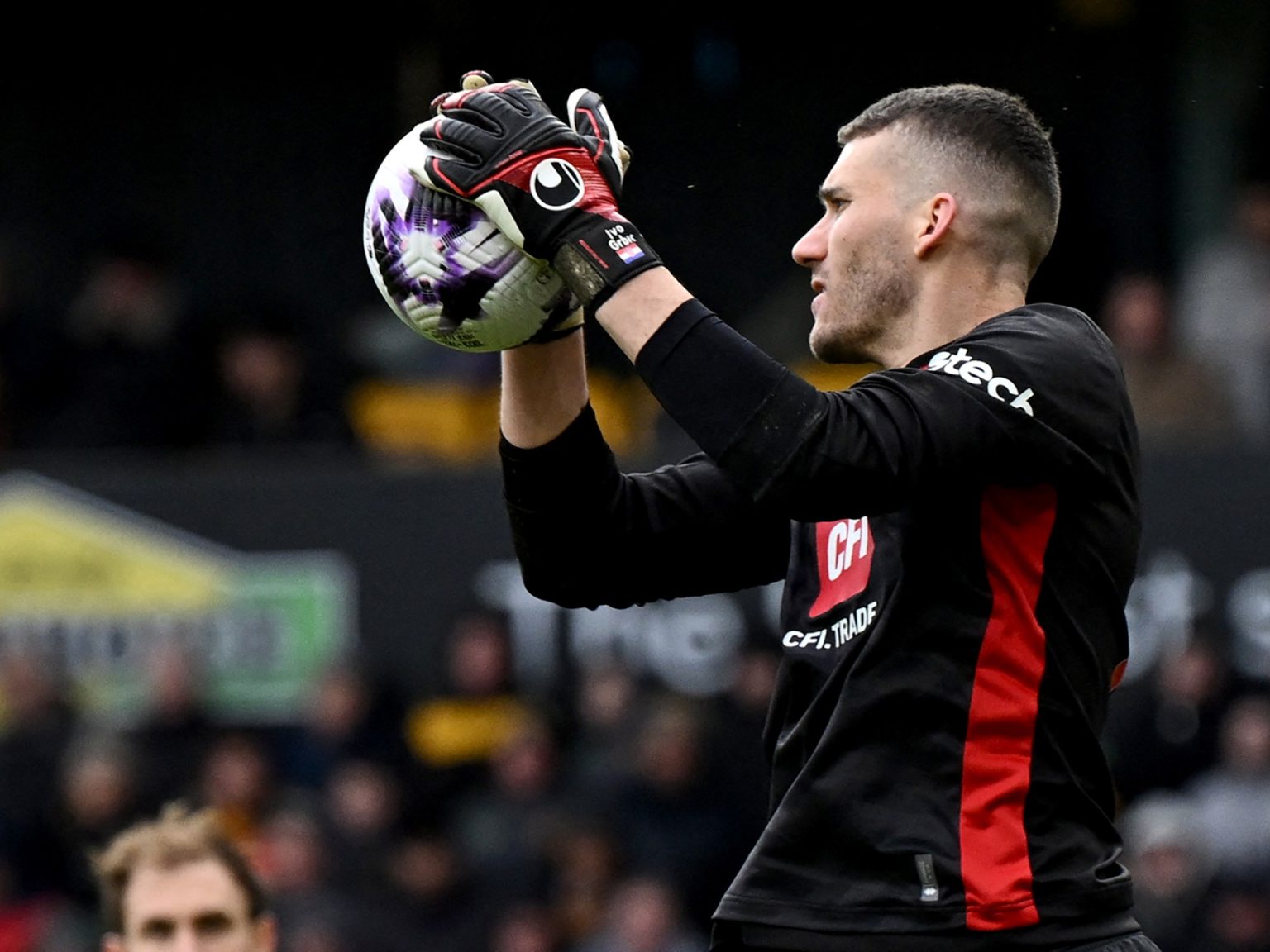 بسبب إضاعة الوقت.. قانون جديد لمعاقبة حراس المرمى