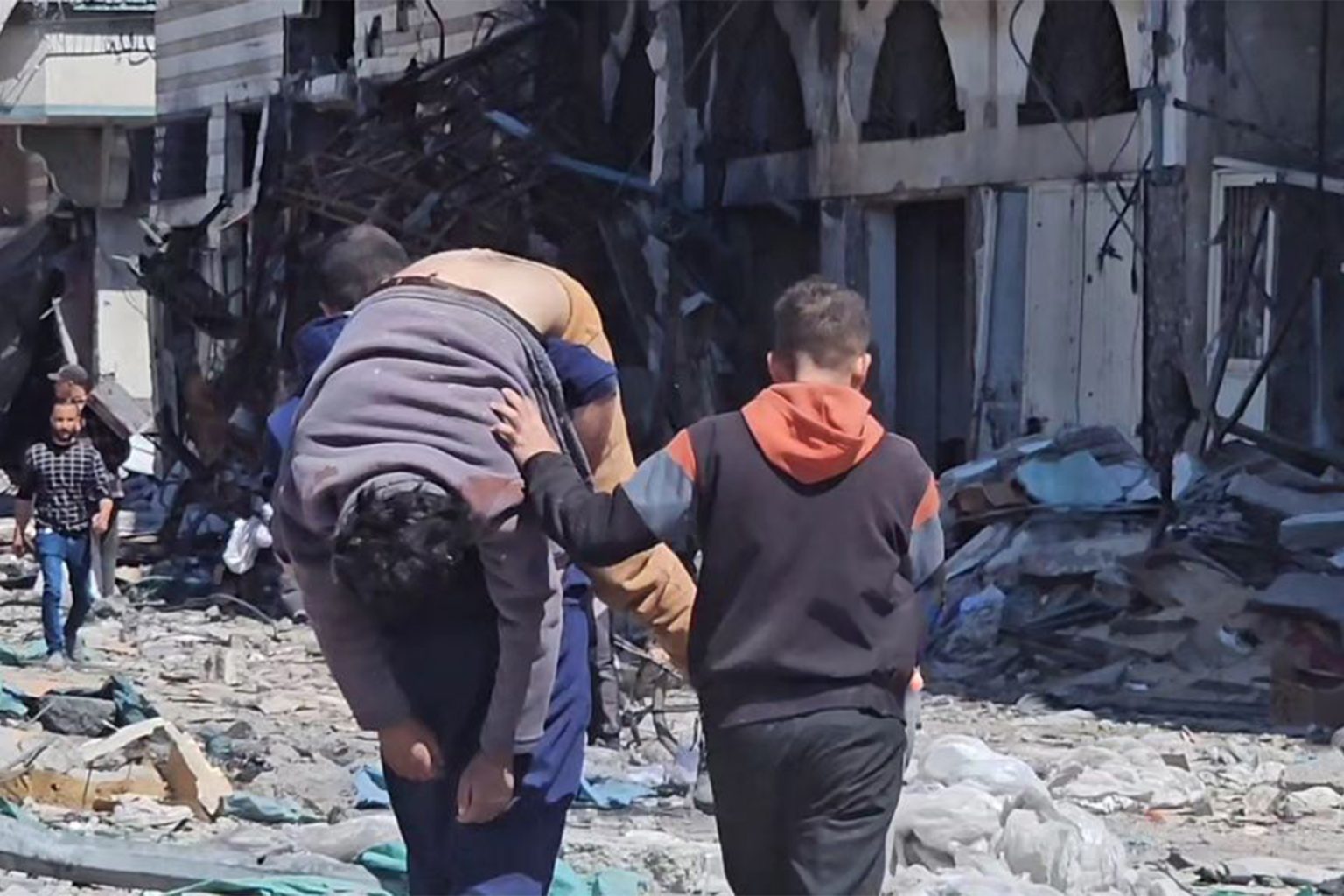 “قتلوهم وهم صائمون”..مجزرة جديدة عند دوار الكويت بغزة تثير سخط رواد منصات التواصل