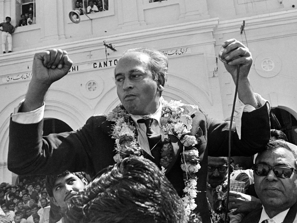 ما تبعات إنصاف القضاء الباكستاني “علي بوتو” بعد 44 عاما من إعدامه؟