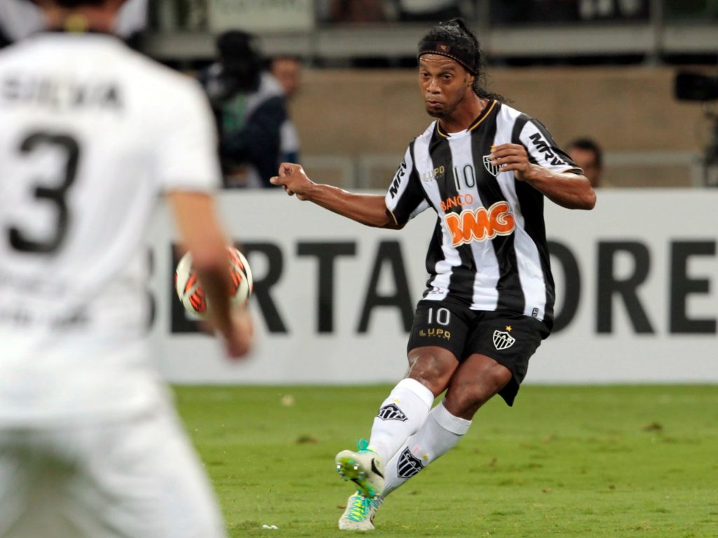 خطأ كبّد رونالدينيو عقدا قيمته 760 ألف دولار