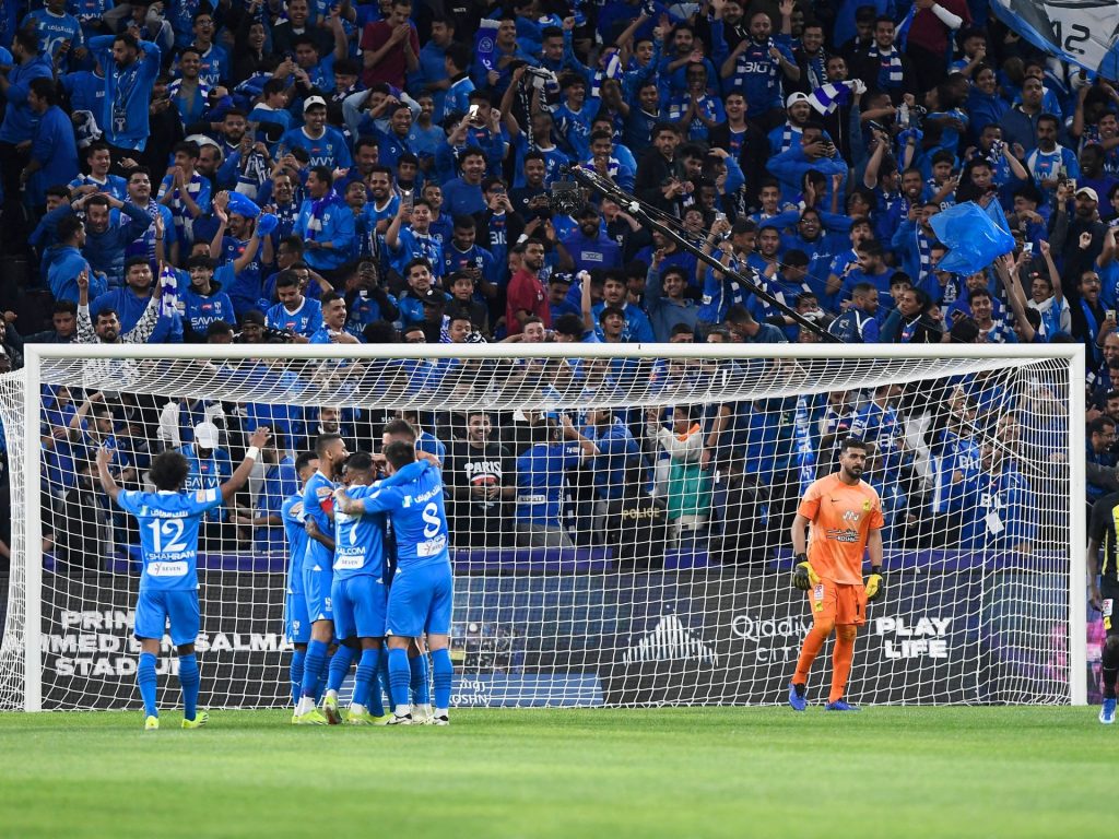 شاهد.. الهلال يهزم الاتحاد ويحلق في صدارة الدوري السعودي