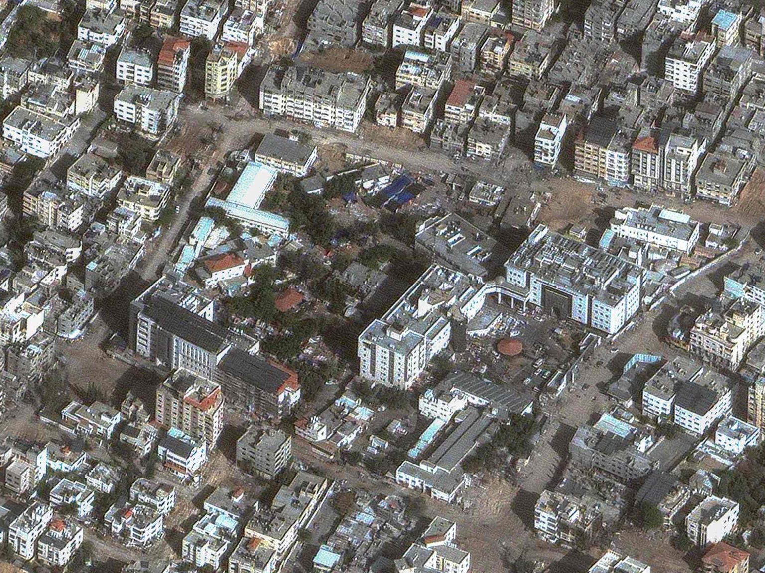 حرائق وتفخيخ وتفجيرات.. لماذا يمعن الاحتلال في ضرب مجمع الشفاء ومحيطه؟