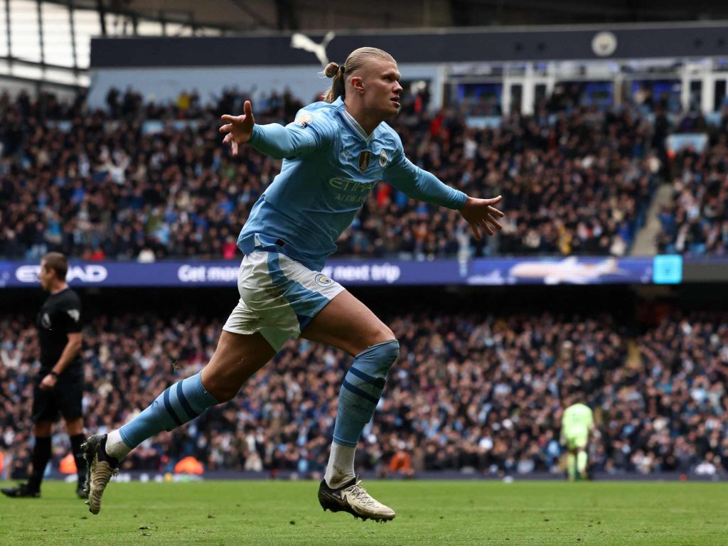 هالاند يقترح على ميسي الاعتزال