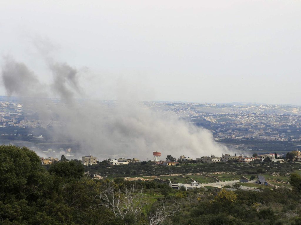 القسام تقصف من لبنان بعشرات الصواريخ مواقع عسكرية إسرائيلية