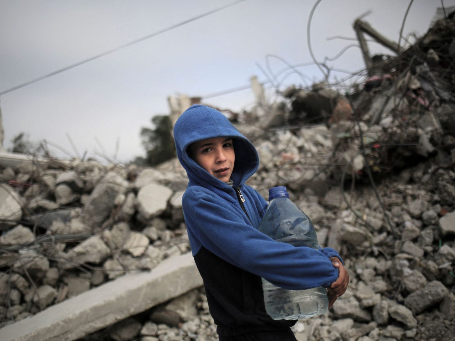 بلدية غزة تحذر من تقلص حصة الفرد اليومية من المياه إلى لترين فقط