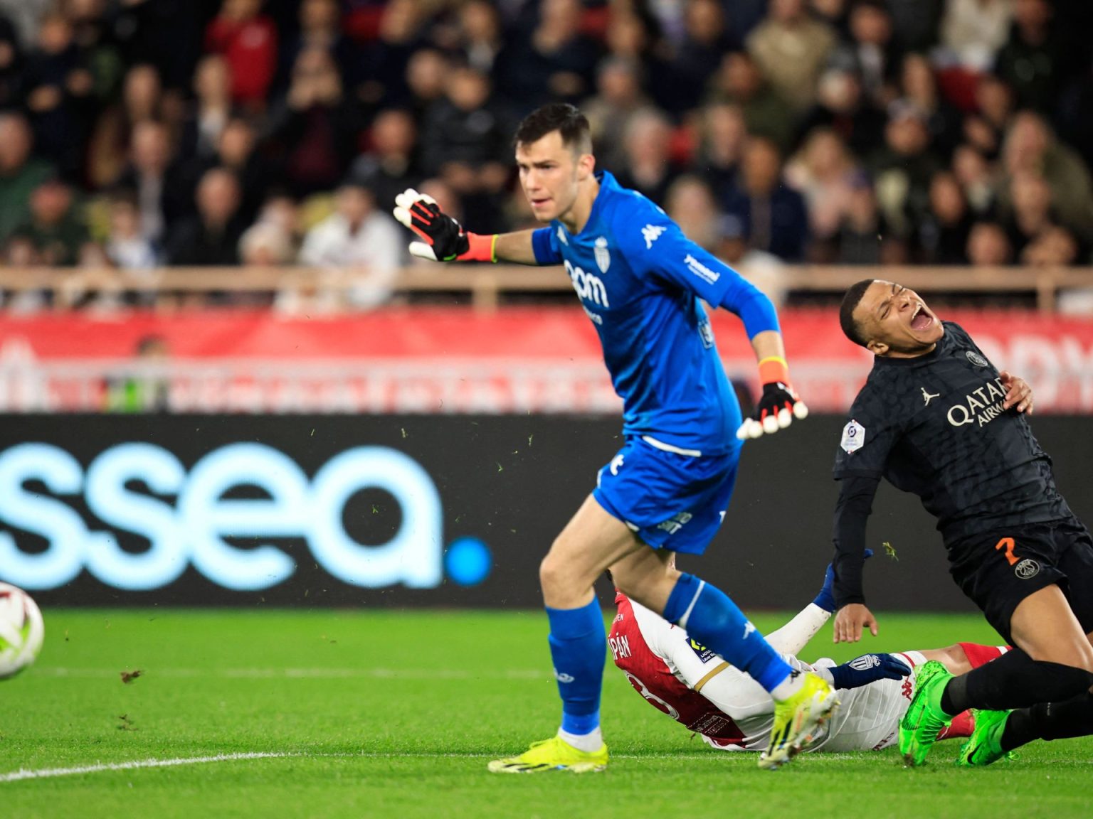 التعادل السلبي يخيم على مواجهة موناكو وسان جيرمان في الدوري الفرنسي