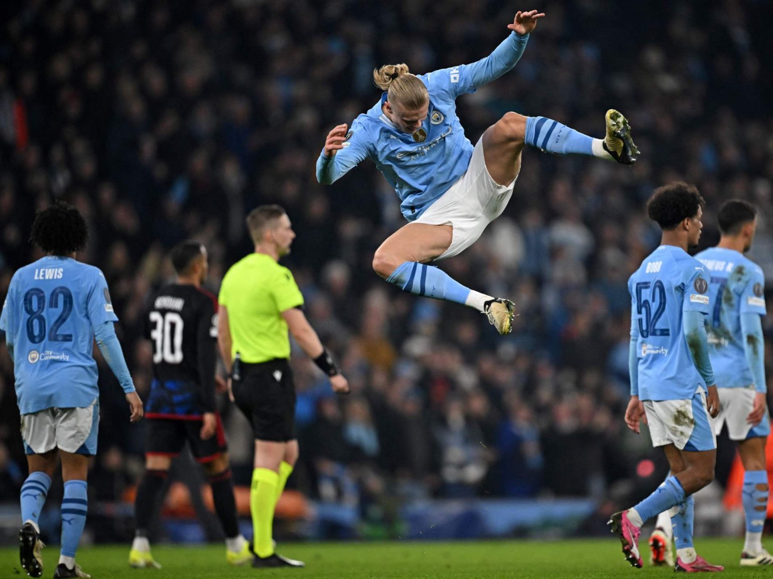 الفرق المتأهلة إلى ربع نهائي دوري أبطال أوروبا