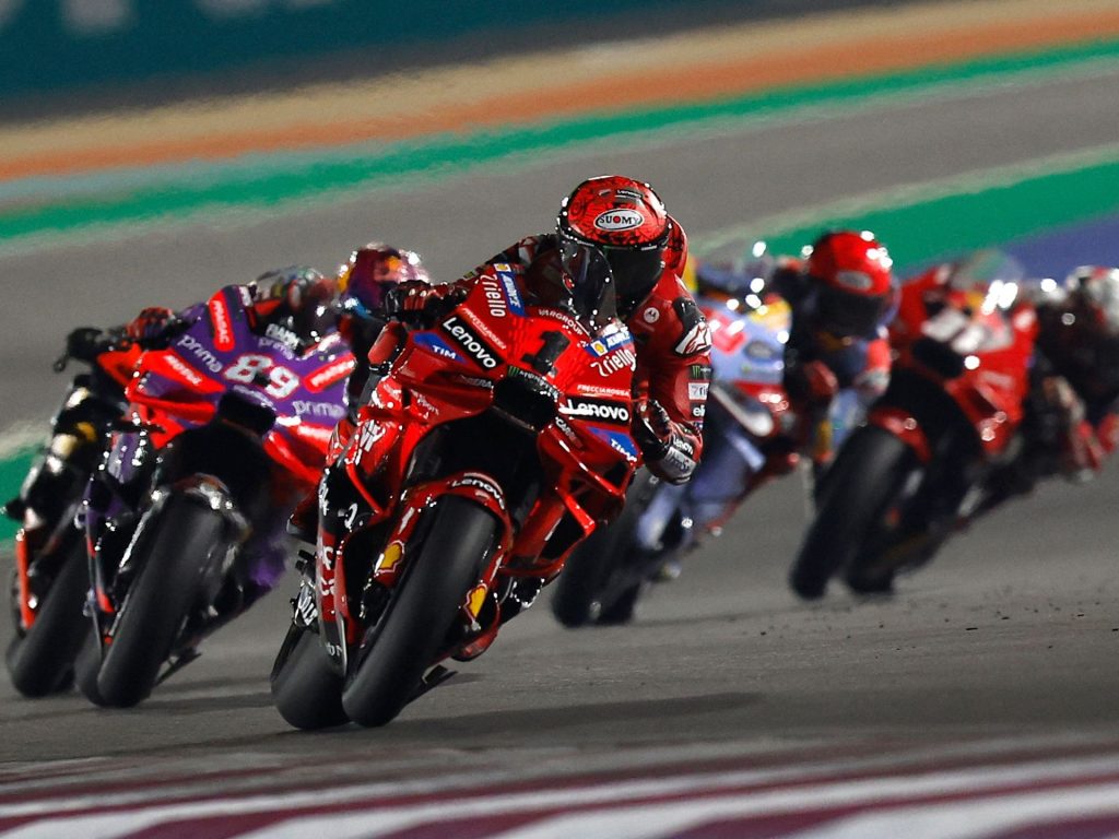 بانيايا يفوز بجائزة قطر الكبرى بمستهل دفاعه عن لقب بطولة العالم