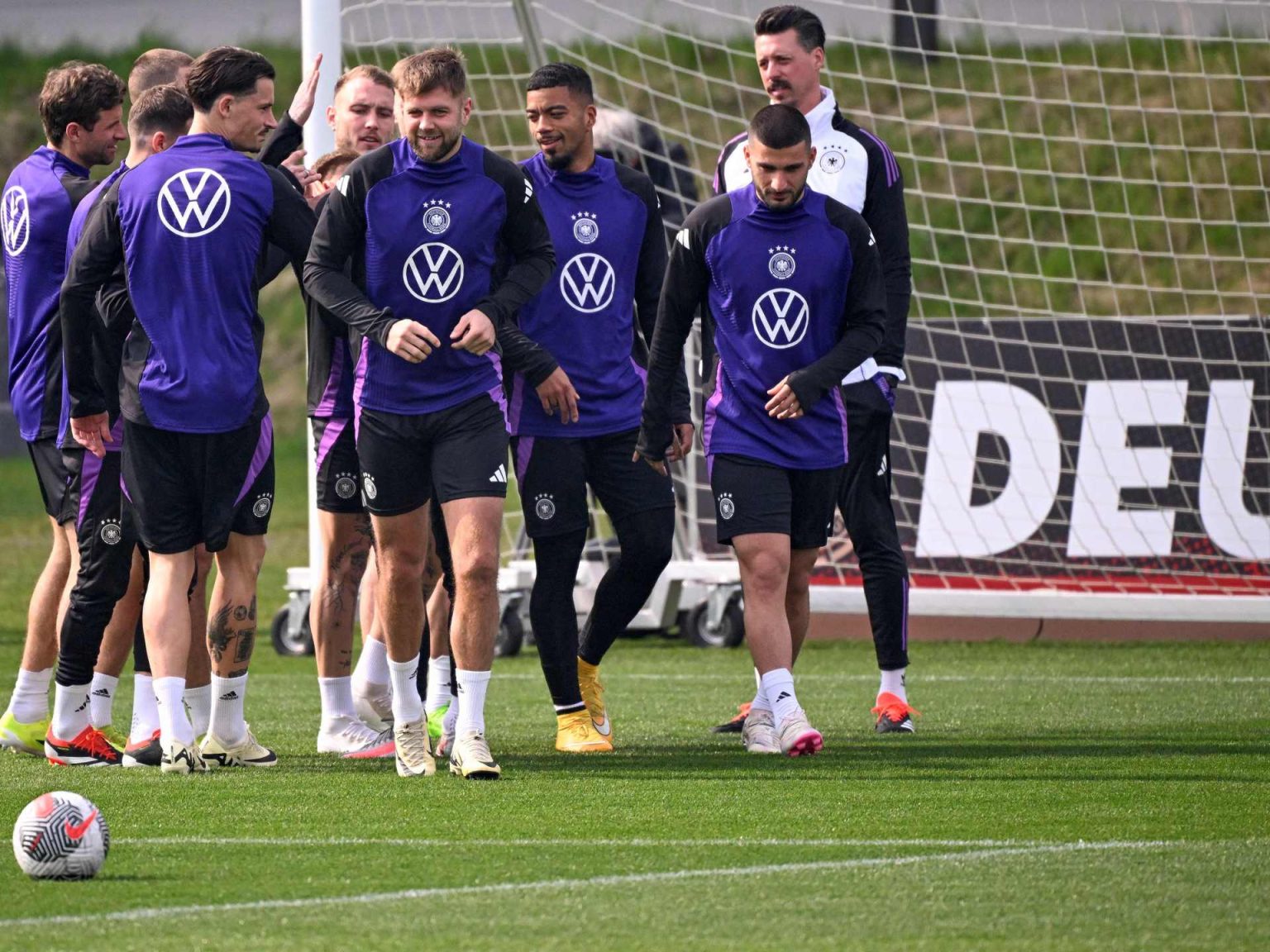 بضعف مبلغ “أديداس”.. “نايك” تقترب من رعاية المنتخب الألماني لكرة القدم