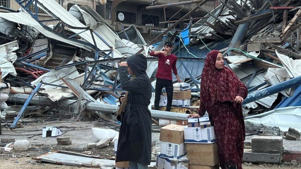 مجزرة إسرائيلية تستهدف لجانا عشائرية وحماس: الاحتلال يهدف لنشر الفوضى