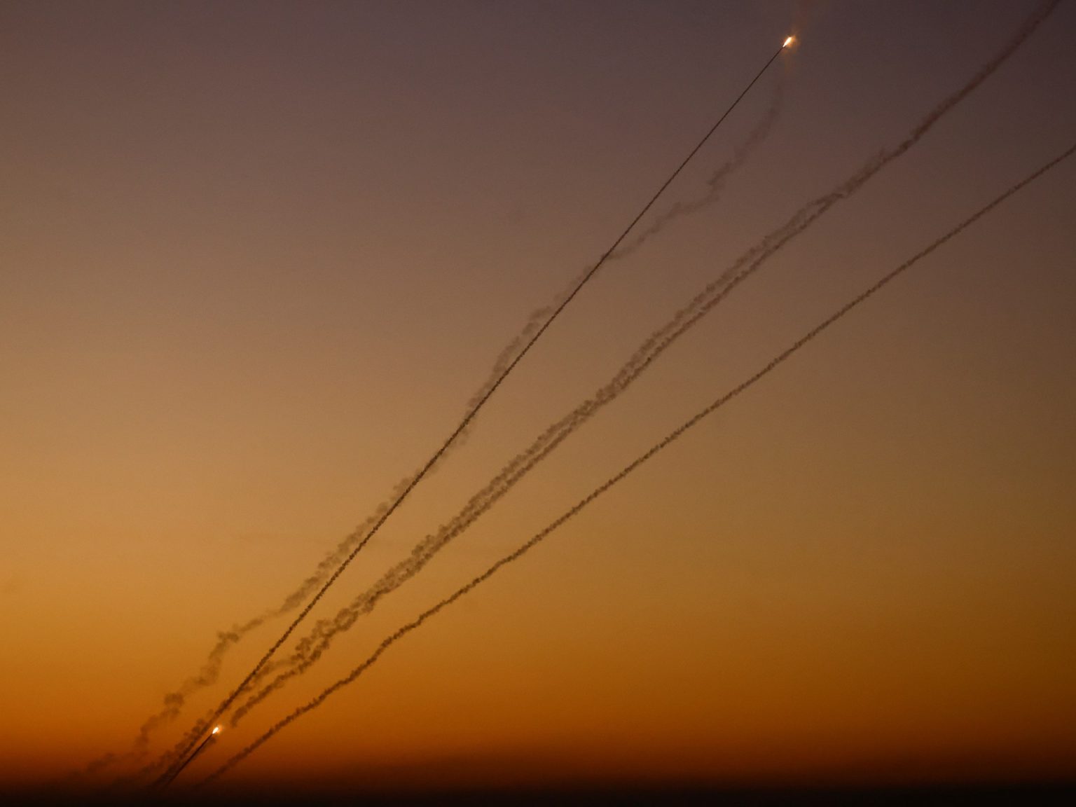 نيوزويك: صمود حماس يعني إخفاق إسرائيل في تحقيق أهدافها