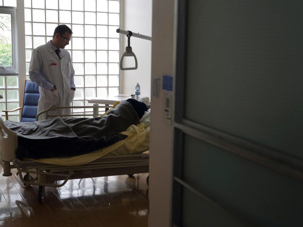 مشروع قانون “القتل الرحيم” يفجر غضبا في فرنسا