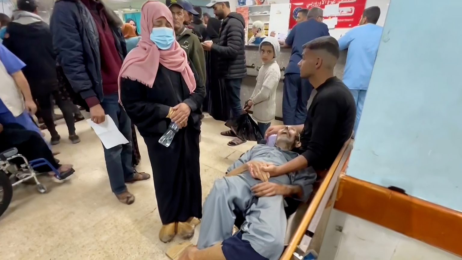 معظمها خطيرة.. تكدس الإصابات بالمستشفى الأوروبي في خان يونس