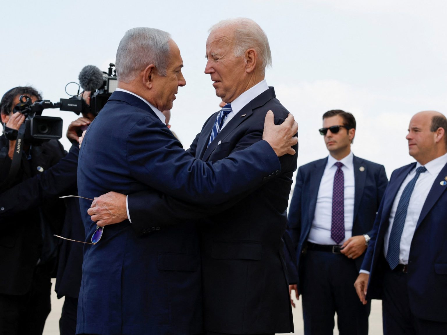 صحف عالمية: إسرائيل جنوبها مدمر وشمالها مهجور ونفاق أميركا يعمق أزمة غزة