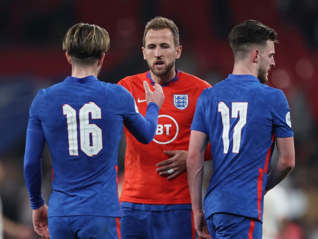 منتخب إنجلترا يلعب بقمصان بلا أسماء أمام بلجيكا.. ما القصة؟