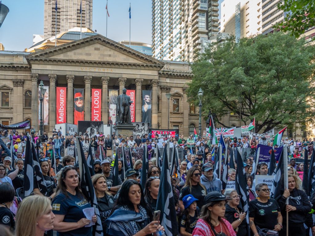 اليوم العالمي للمرأة.. احتفال في سياق الأزمات