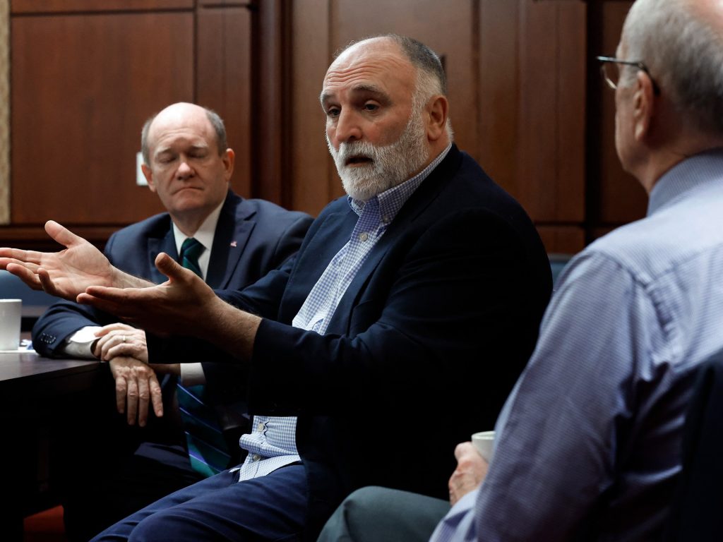 من هو خوسيه أندريس الطباخ الذي أرسل أول سفينة مساعدات إلى غزة؟