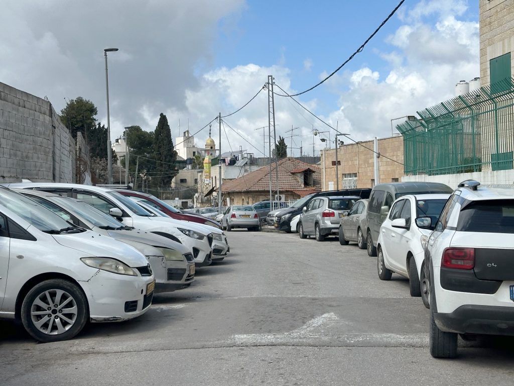 مركبات الفلسطينيين في القدس.. مخالفات وتضييق انتقامي