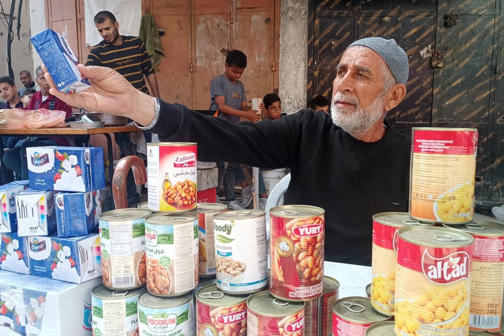 دور بطولي للعاملين بمجال تأمين المساعدات في شمال غزة