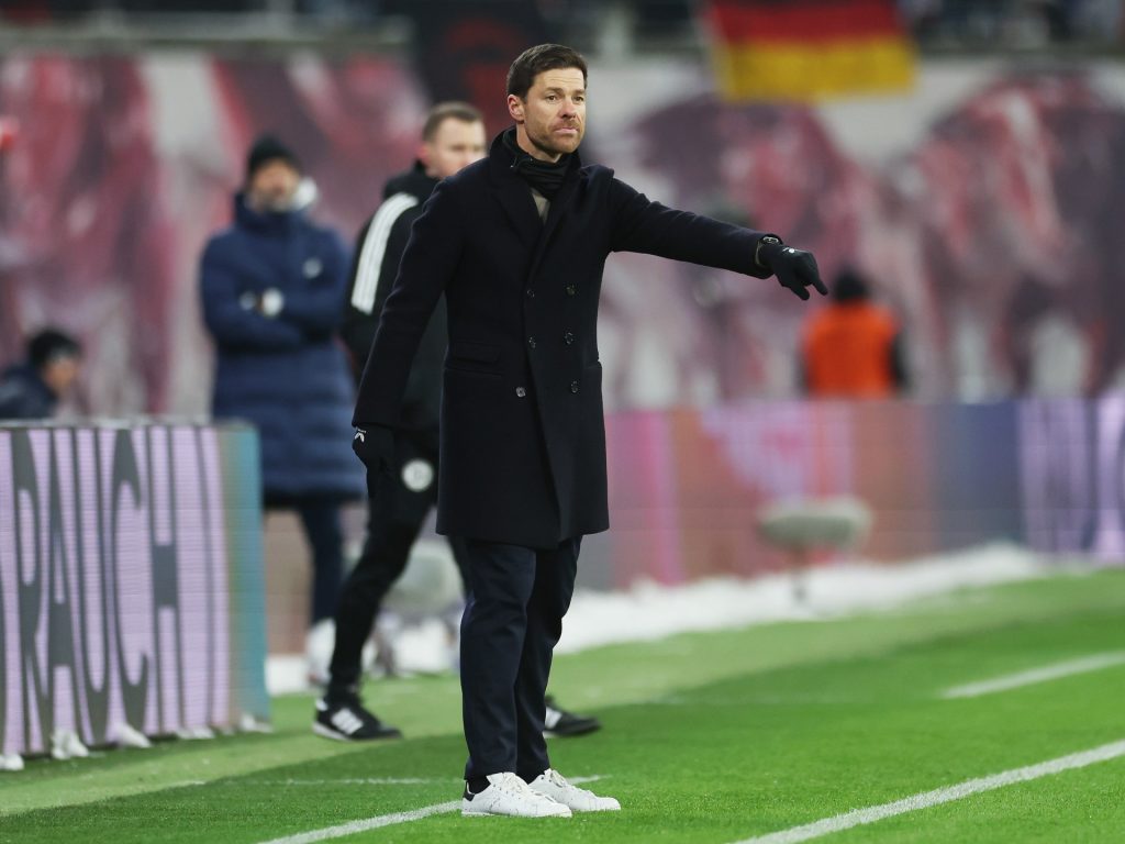 هل يندم ألونسو على رفضه تدريب ليفربول وبايرن ميونخ؟