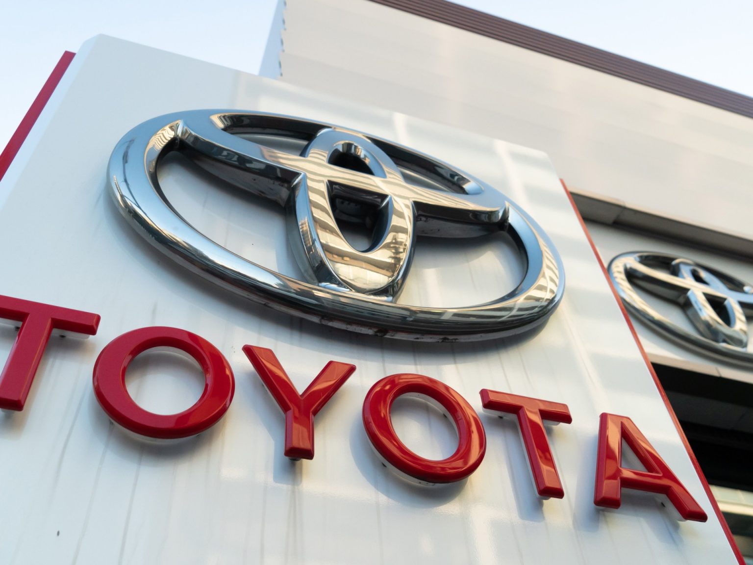 تويوتا تحقق مستويات إنتاج ومبيعات قياسية