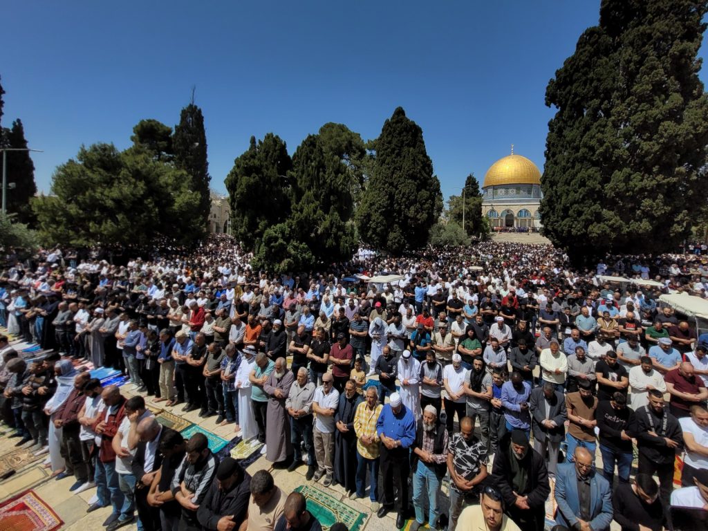 الأقصى يودّع حشود المعتكفين.. فماذا ينتظره بعد رمضان؟