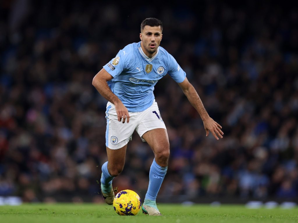 رودري نجم مانشستر سيتي أفضل لاعب خط الوسط في البريميرليغ