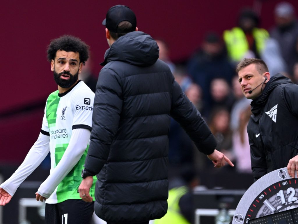 صلاح يتحدث عن إشعال النيران.. كواليس المشادة بين النجم المصري وكلوب مدرب ليفربول