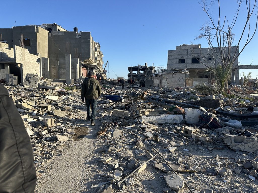 مؤرخ فرنسي: غزة تموت تحت وطأة مأزق ثلاثي