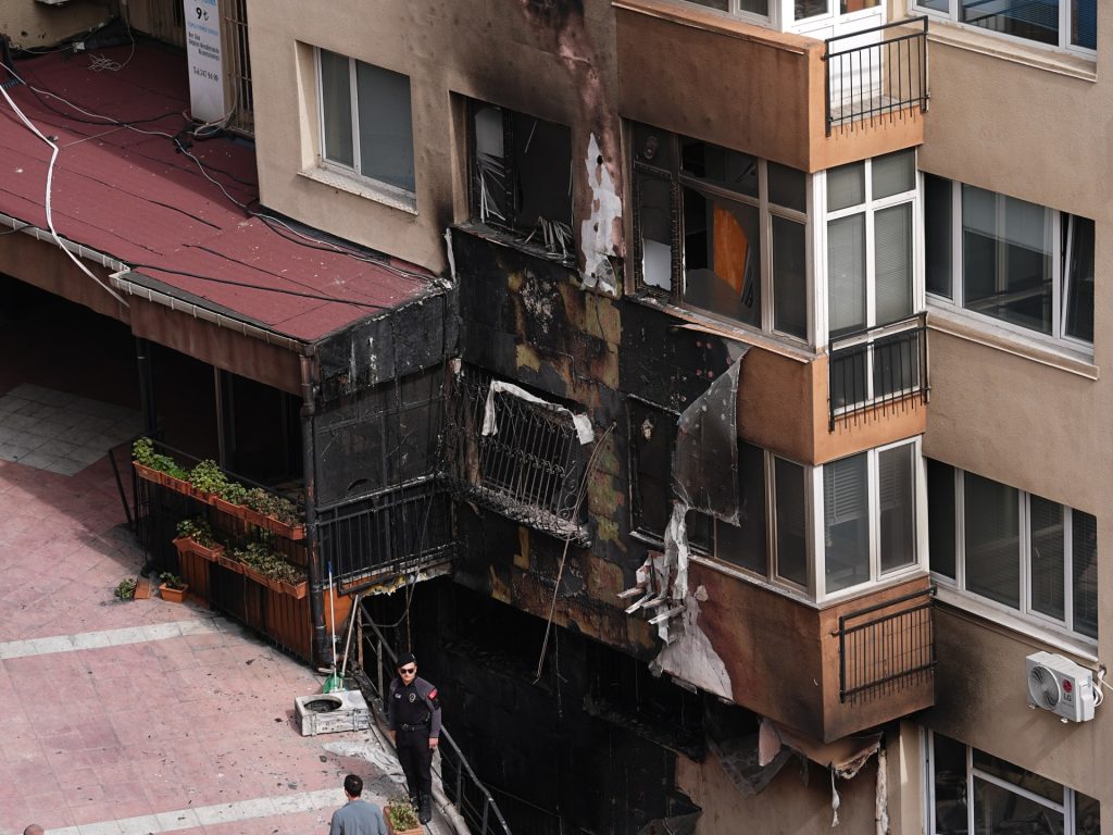 25 قتيلا في حريق بملهى ليلي في إسطنبول