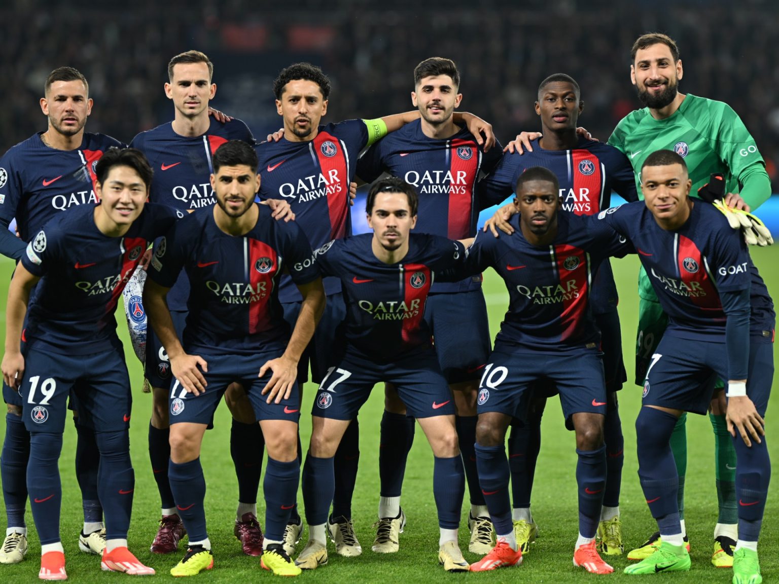 باريس سان جيرمان يتوج بلقب الدوري الفرنسي بعد هزيمة موناكو في ليون