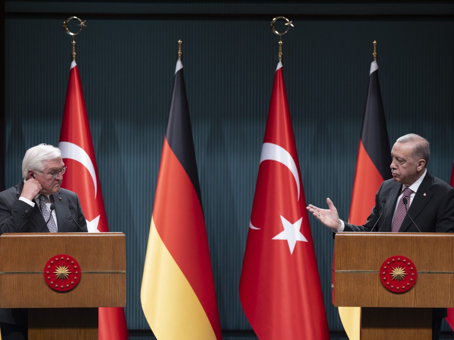 الرئيسان التركي والألماني يبحثان بأنقرة وقف الحرب على غزة وتبادل الأسرى