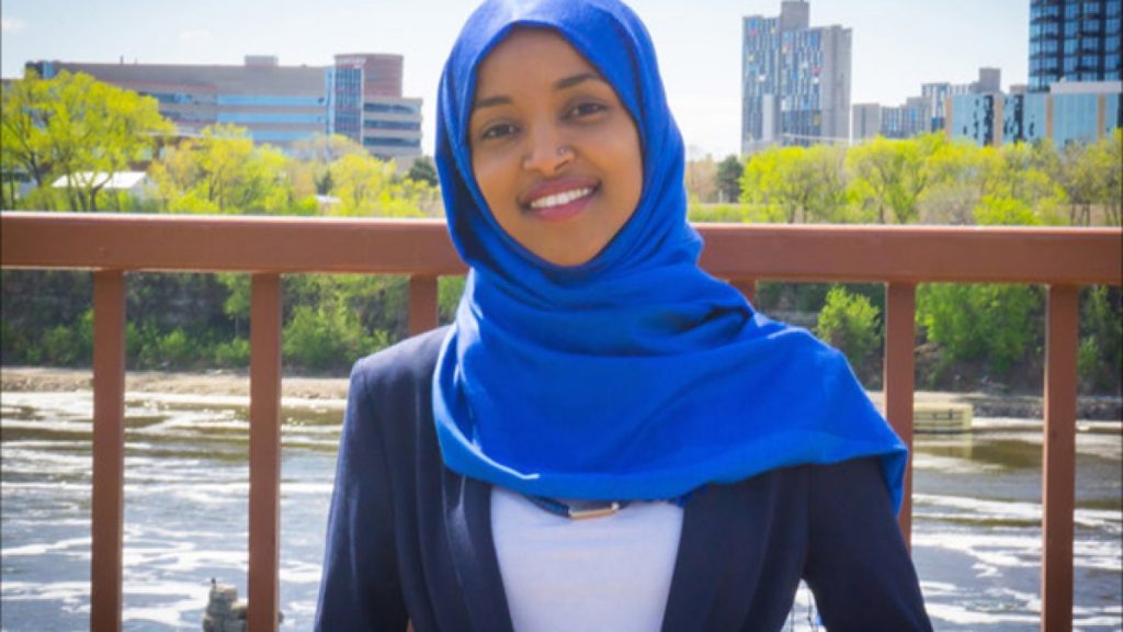 جامعة كولومبيا توقف ابنة إلهان عمر عن الدراسة لمشاركتها في احتجاجات مناصرة لغزة