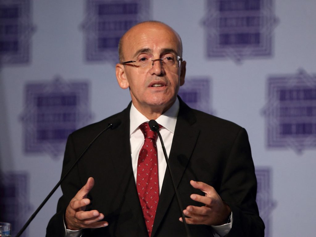 وزير الخزانة التركي: اقتصادنا يسير على المسار الصحيح