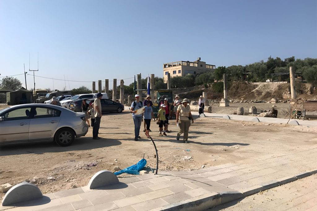 لاكروا: تسارع محموم للاستيطان في الضفة الغربية