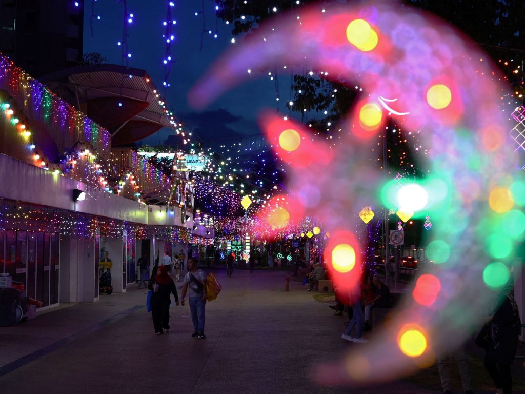 نجوم وأندية كرة القدم يهنئون المسلمين بعيد الفطر السعيد