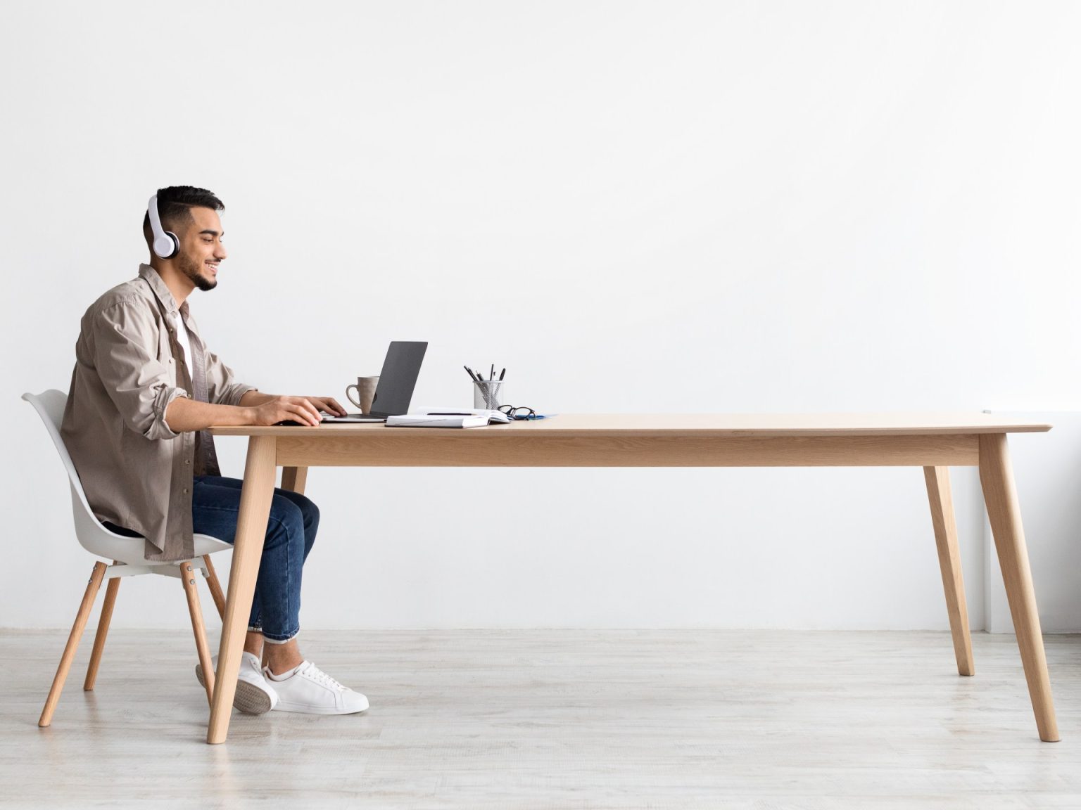 وظائف جانبية لكسب المال من المنزل في عام 2024