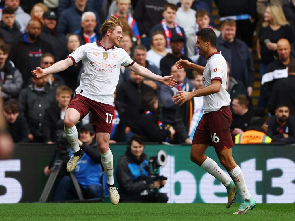 دي بروين يقود مانشستر سيتي لفوز كبير على كريستال بالاس في البريميرليغ